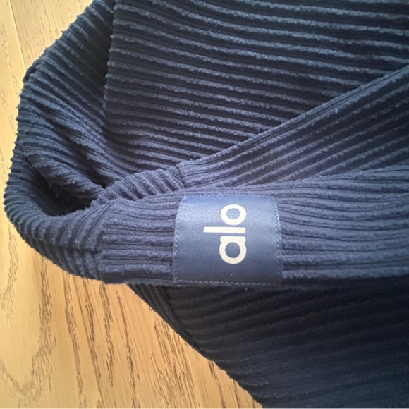 Alo Muse Deep Blue Ribbed Hoodie/Sweat Set - Picture 9 of 10